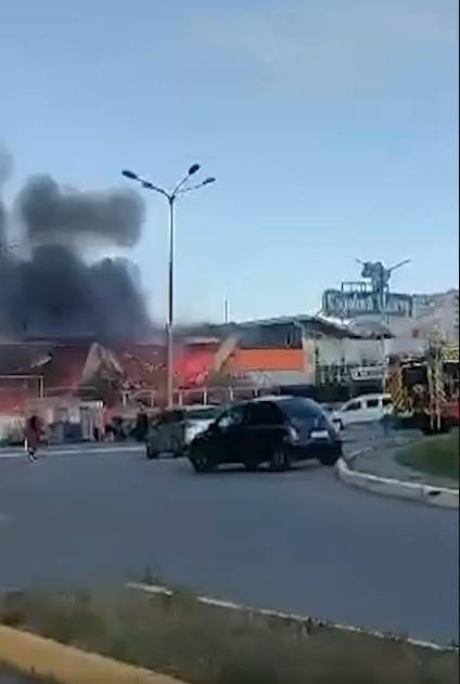 Rusya mağazayı füzeyle vurdu! Ölüler ve çok sayıda yaralı var - Resim: 5